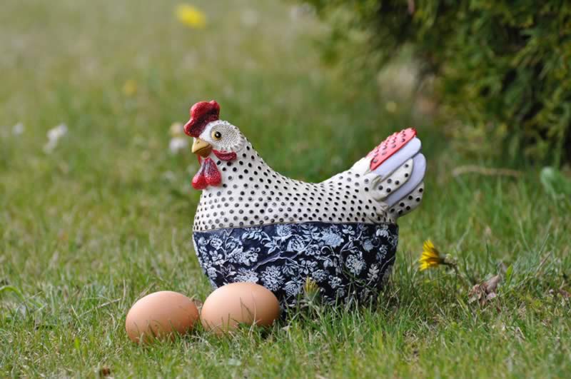 huevos-de-pascua-en-baqueira-albina-bosch-gallina-decoracion